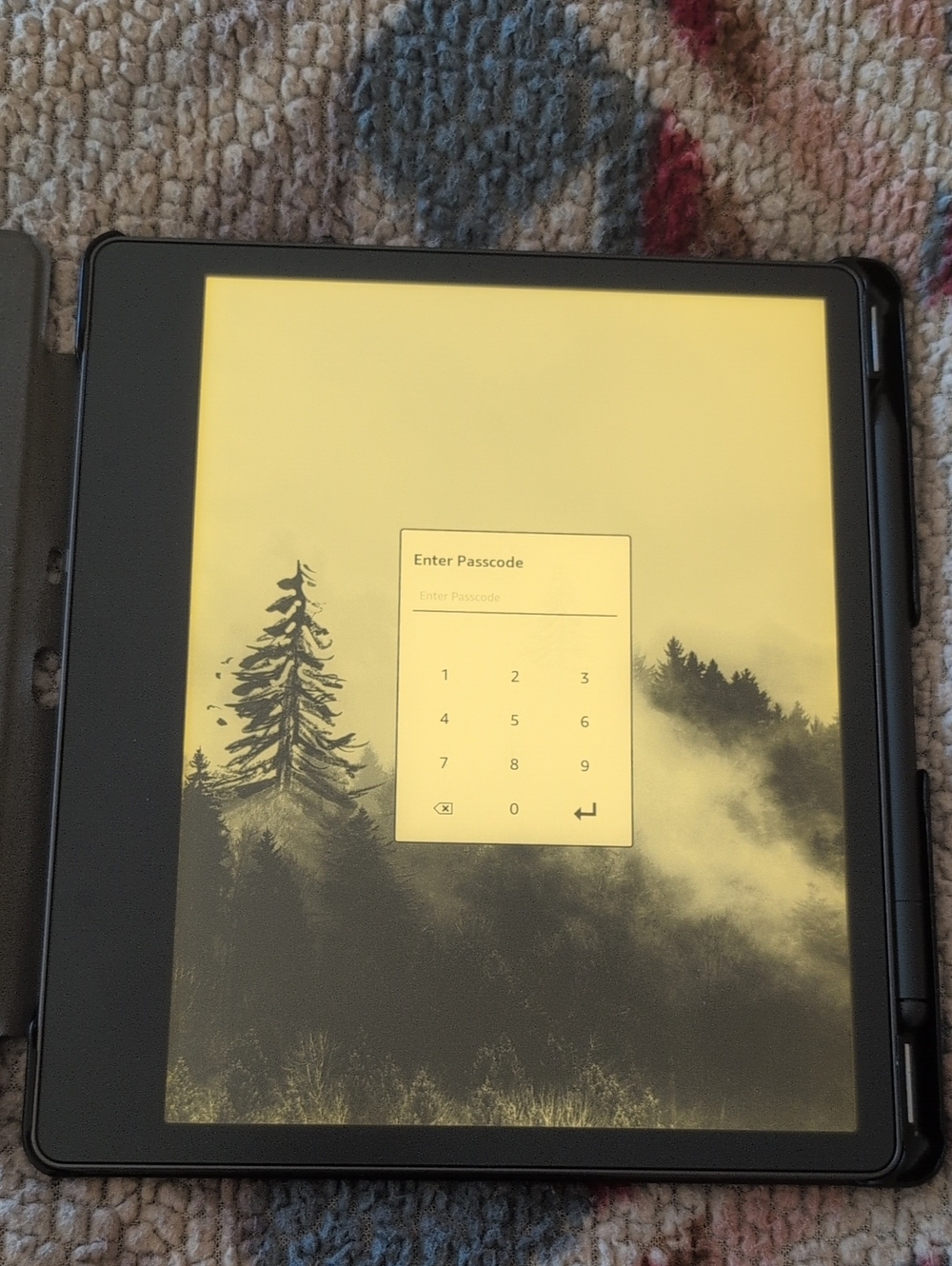 Kindle Scribe Black eBook Reader with Yellow E Ink Display